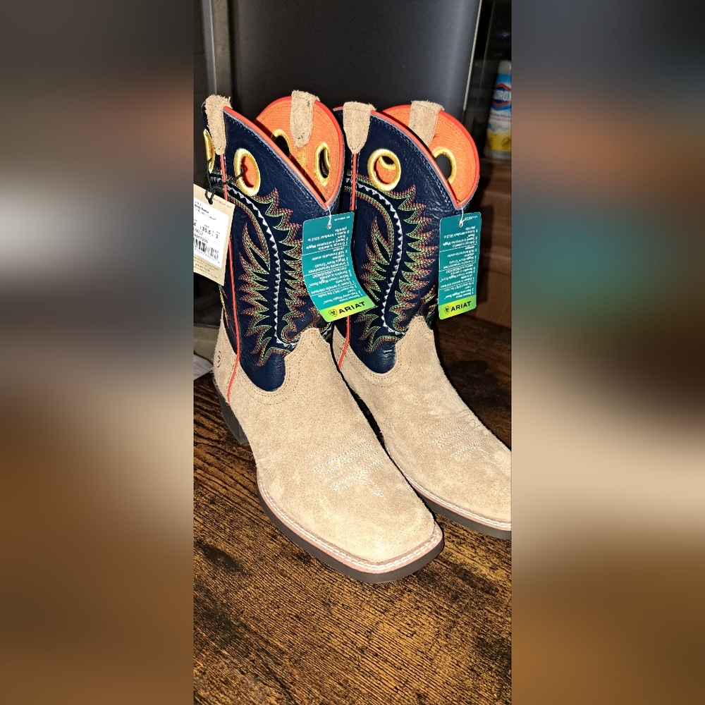 Ariat Derby Monroe Tan Kids Western Boots with Wiggle Room Size 4